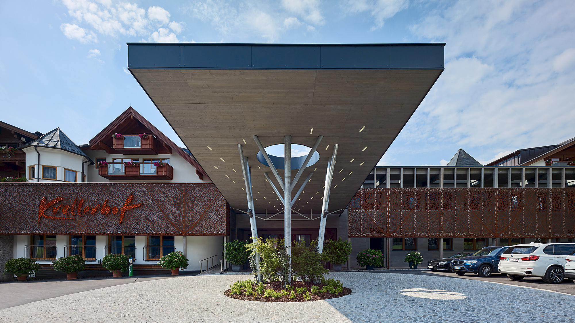 Hotel Krallerhof - Eingangsbereich und Büroaufstockung